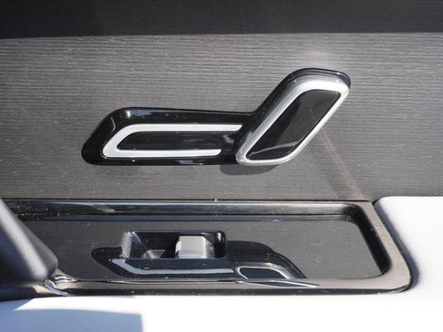 Used 2023 Land Rover Range Rover Sport SE image 55