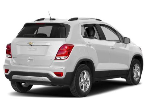 Used 2019 Chevrolet Trax LT w/ LT Convenience Package FWD image 2