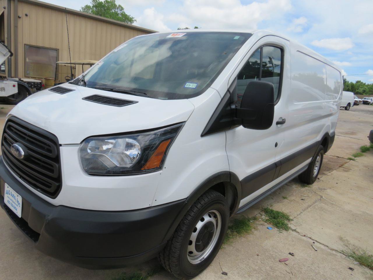 Used 2019 Ford Transit 250 130 Low Roof RWD image 1