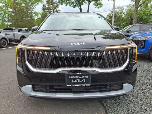New 2026 Kia Carnival EX FWD image 2