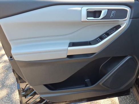 Certified 2023 Ford Explorer XLT w/ Equipment Group 202A AWD/4WD image 17