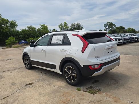 New 2026 Kia Niro EX FWD image 6