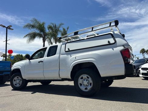Used 2022 Toyota Tacoma SR RWD image 3
