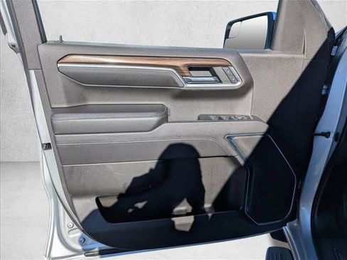 Used 2022 Chevrolet Silverado 1500 LT AWD/4WD image 19