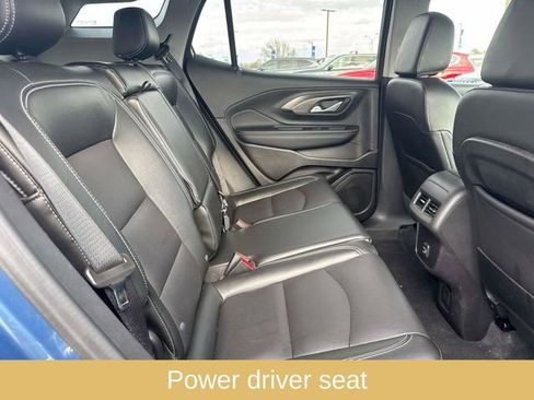 Used 2024 GMC Terrain SLT image 13