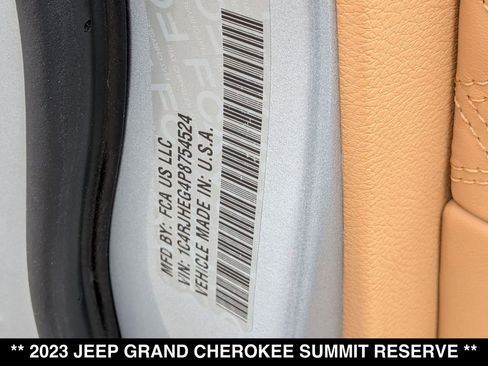 Used 2023 Jeep Grand Cherokee Summit AWD/4WD image 32