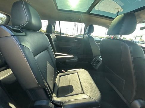 Used 2022 Volkswagen Atlas SE w/ Panoramic Sunroof Package image 39