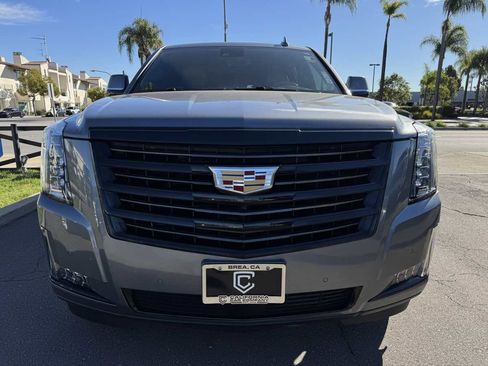 Used 2020 Cadillac Escalade ESV Platinum w/ Escalade Sport Edition image 13