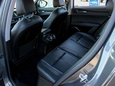 Used 2018 Alfa Romeo Stelvio AWD image 20