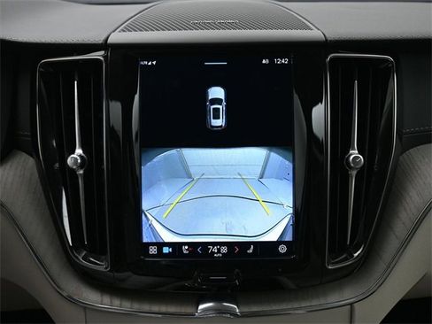 Used 2023 Volvo XC60 B6 Ultimate w/ Climate Package image 22