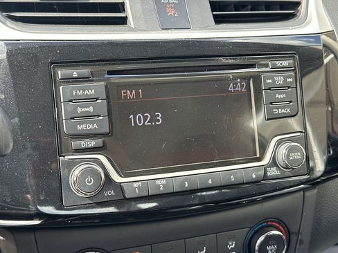 Used 2016 Nissan Sentra SV FWD image 12