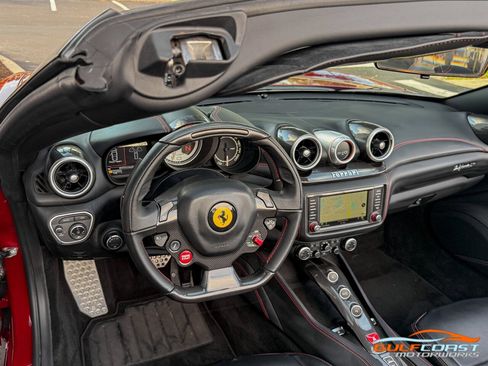 Used 2016 Ferrari California T image 28