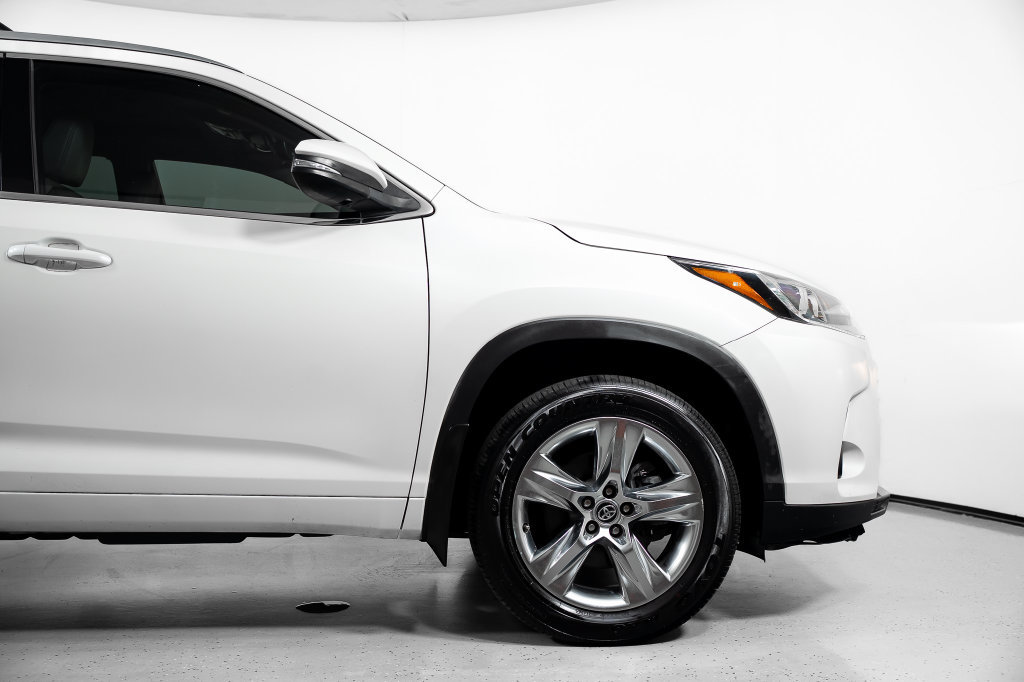 Used 2018 Toyota Highlander Limited AWD/4WD image 4