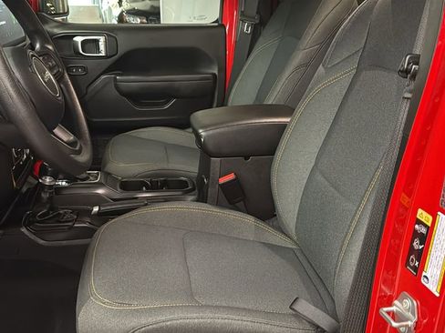 Used 2025 Jeep Wrangler Sport image 19