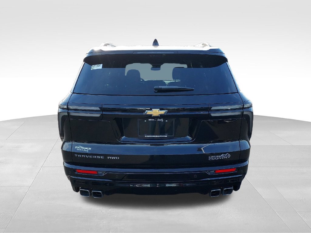 Used 2025 Chevrolet Traverse High Country w/ LPO, Floor Liner Package AWD/4WD image 4