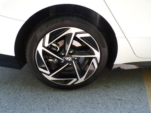 Certified 2026 Hyundai Sonata SEL FWD image 19