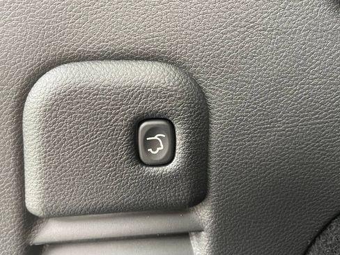 Used 2021 Jeep Grand Cherokee Limited RWD image 12