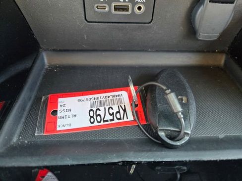 Used 2024 Nissan Altima 2.5 SV image 23