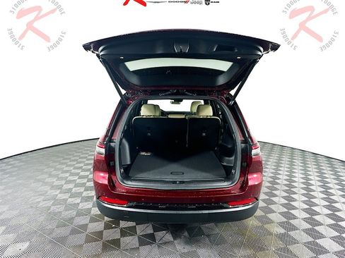 New 2025 Jeep Grand Cherokee Limited w/ Black Appearance Package image 16