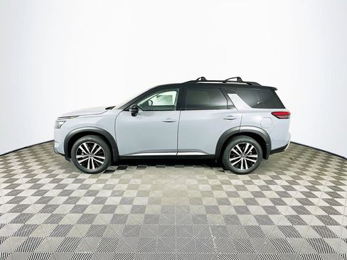New 2025 Nissan Pathfinder Platinum image 6