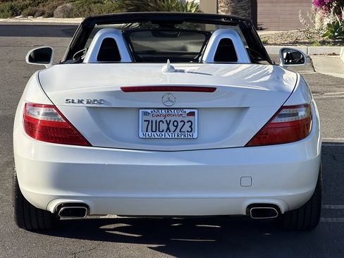 Used 2015 Mercedes-Benz SLK 250 image 5