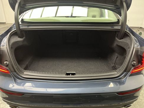 Used 2019 Volvo S60 T6 Momentum w/ Premium Package image 29