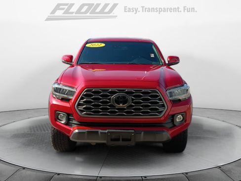 Used 2022 Toyota Tacoma TRD Off-Road w/ Technology Package AWD/4WD image 3