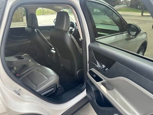 Used 2024 Lincoln Corsair AWD image 19