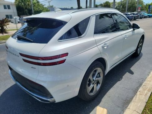 Certified 2026 Genesis GV70 2.5T Advanced AWD/4WD image 3