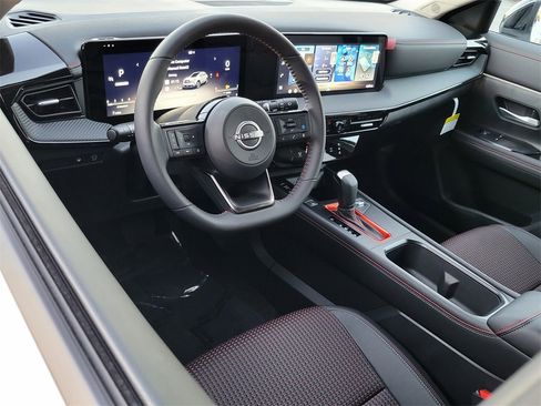 New 2026 Nissan Kicks SR image 4