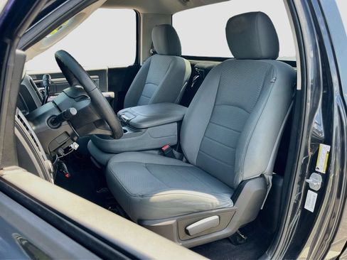 Used 2014 RAM 1500 Express RWD image 18
