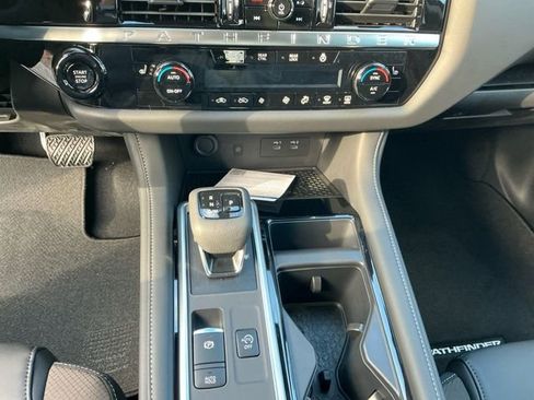 New 2026 Nissan Pathfinder SL image 12