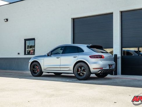 Used 2015 Porsche Macan Turbo image 44