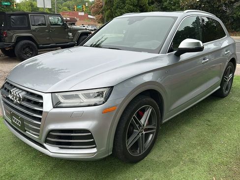 Used 2018 Audi SQ5 Prestige w/ Prestige Package AWD/4WD image 3