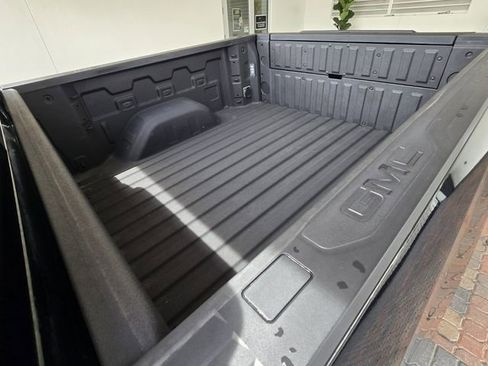 Used 2023 GMC Sierra 1500 AT4 w/ AT4 Preferred Package image 10