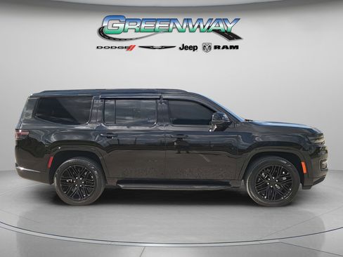Used 2024 Jeep Wagoneer Series II AWD/4WD image 4