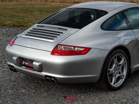 Used 2005 Porsche 911 Carrera S image 24