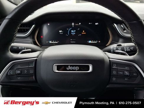 Used 2022 Jeep Grand Cherokee Altitude image 22