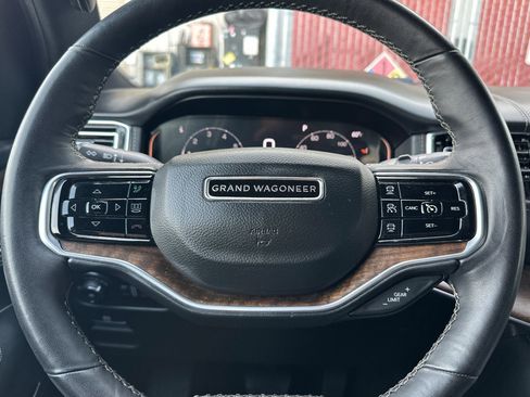 Certified 2024 Jeep Grand Wagoneer L Base image 25