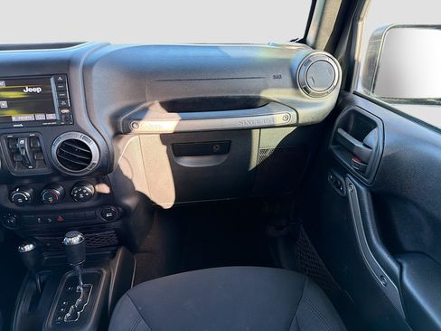 Used 2017 Jeep Wrangler Unlimited Sport w/ Quick Order Package 24S image 17