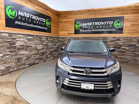 Used 2018 Toyota Highlander XLE AWD/4WD image 10