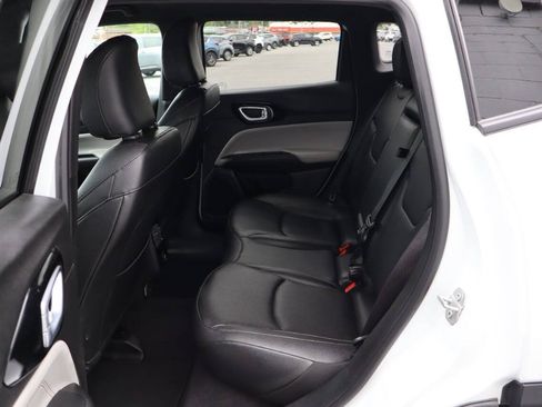 Used 2025 Jeep Compass Limited AWD/4WD image 5