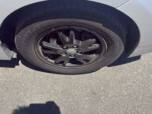 Used 2012 Toyota Prius Two FWD image 12