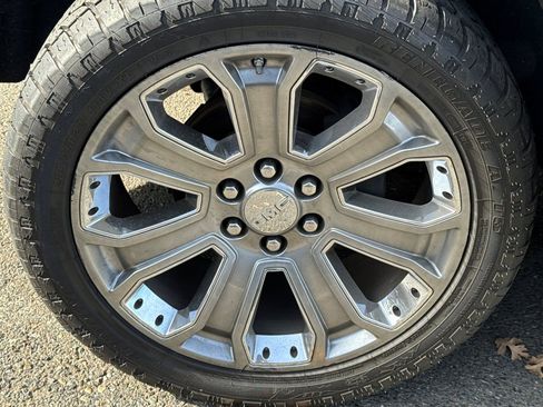 Used 2018 GMC Sierra 1500 Denali w/ Denali Ultimate Package image 8