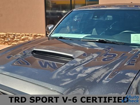 Used 2022 Toyota Tacoma TRD Sport image 11