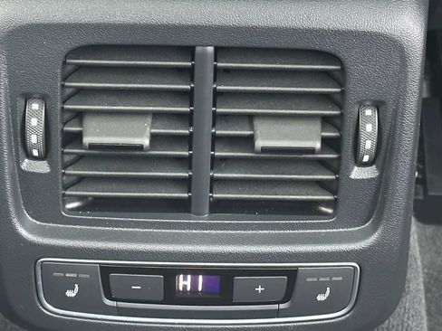 Used 2023 Audi e-tron GT Prestige image 28