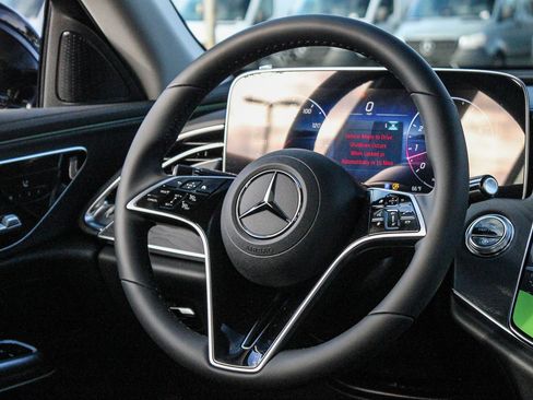 New 2026 Mercedes-Benz E 350 4MATIC Sedan image 16