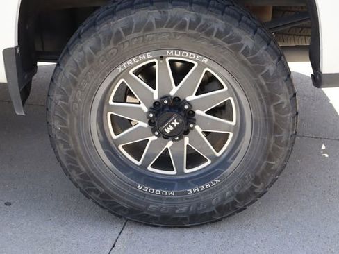Used 2021 Chevrolet Silverado 1500 LTZ w/ LTZ Premium Texas Edition AWD/4WD image 31