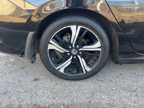 Used 2016 Honda Civic Touring image 3