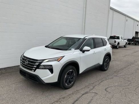 Used 2025 Nissan Rogue SV image 28